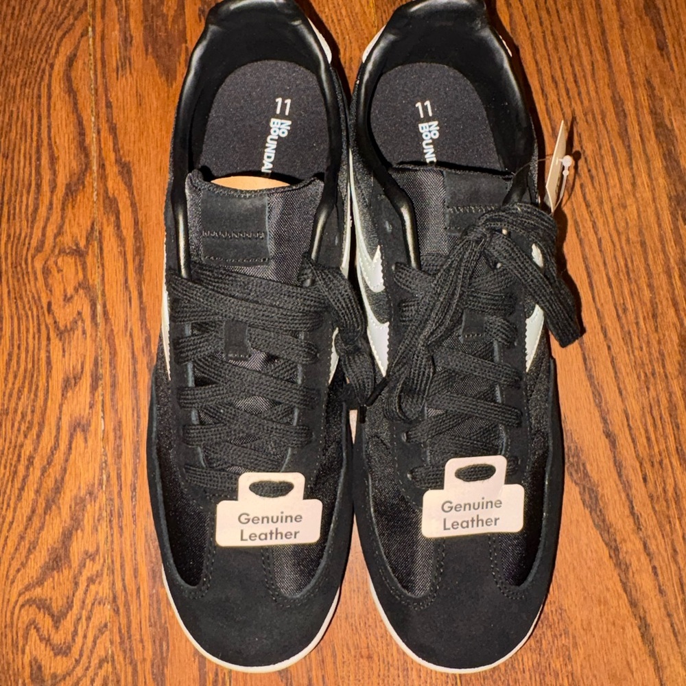 No Boundaries Mens Black and White Genuine Leather Sneakers Size 11 NWT